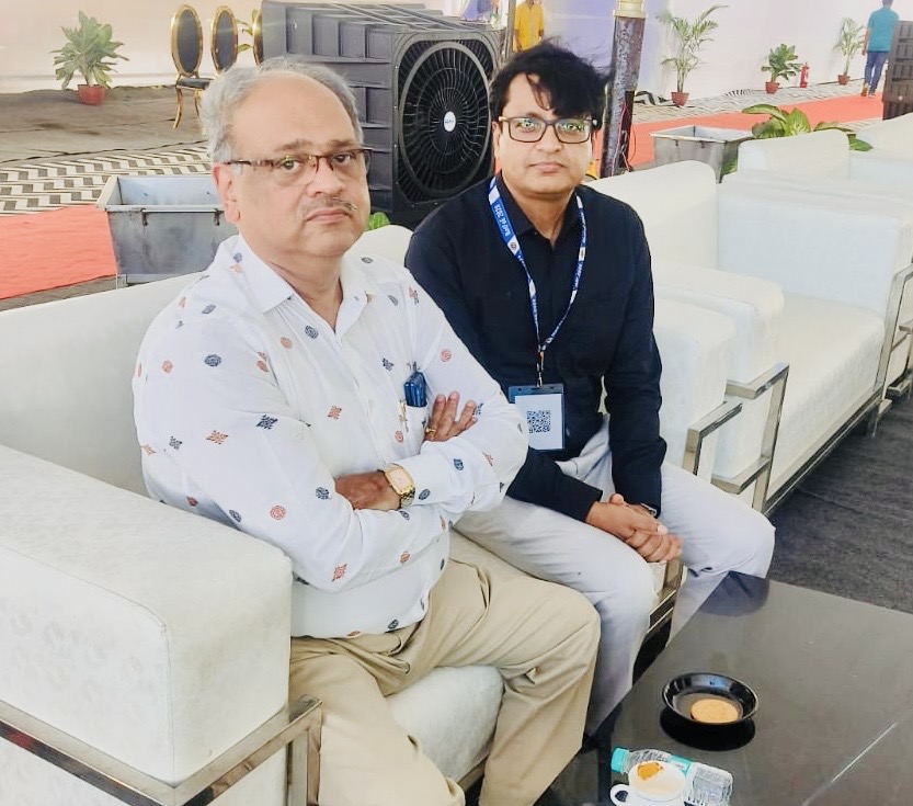 Rajeev Singh, Director of Sansar Green Mission, discussing soil testing, soil health and farmer-centric agricultural technology with Prof. Sukumar Mishra, Director of IIT (ISM) Dhanbad.