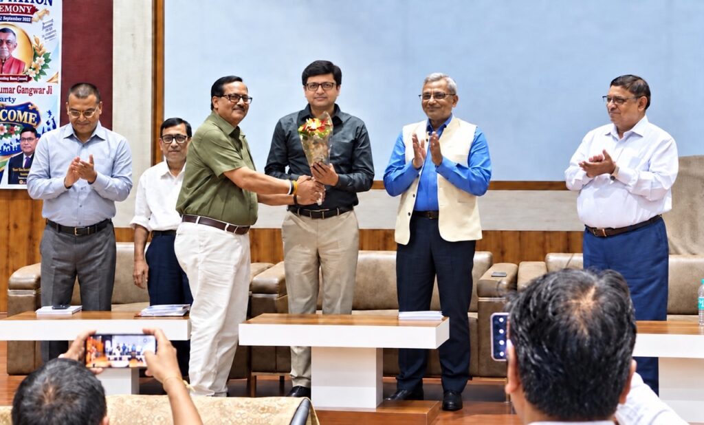 Rajeev Singh at Garhwa University First Convocation as an Industry Expert, discussing agricultural technology, farmer training and research collaboration for farmers of Giridih and Jharkhand.